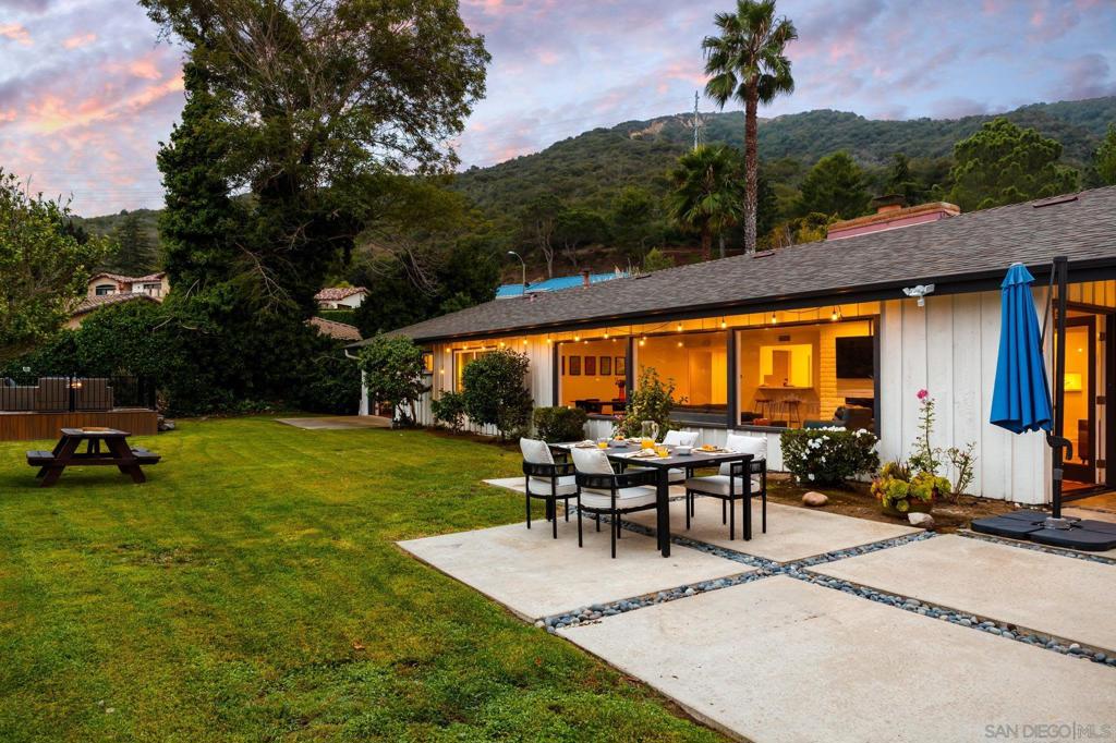 7806 Via Capri Property Photo 46