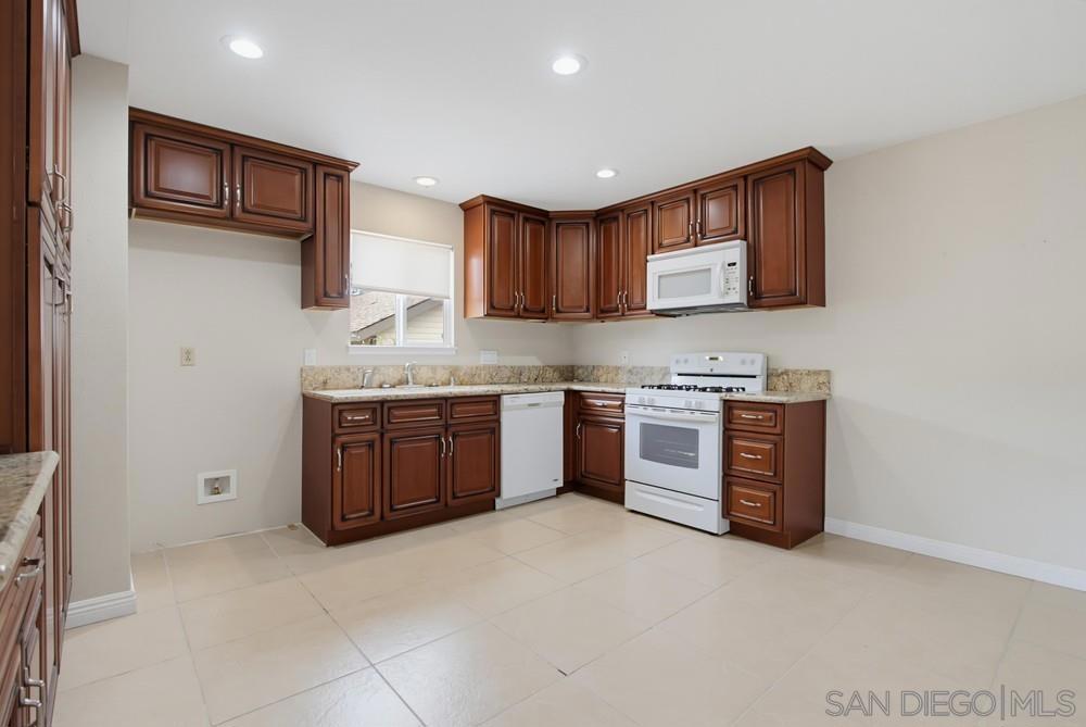 1010 Thomas Way Property Photo 25