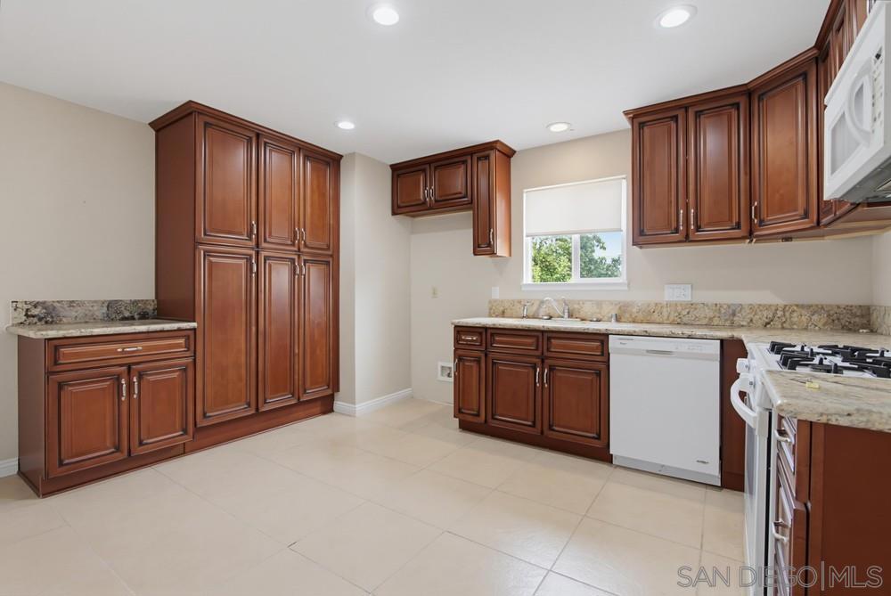 1010 Thomas Way Property Photo 26