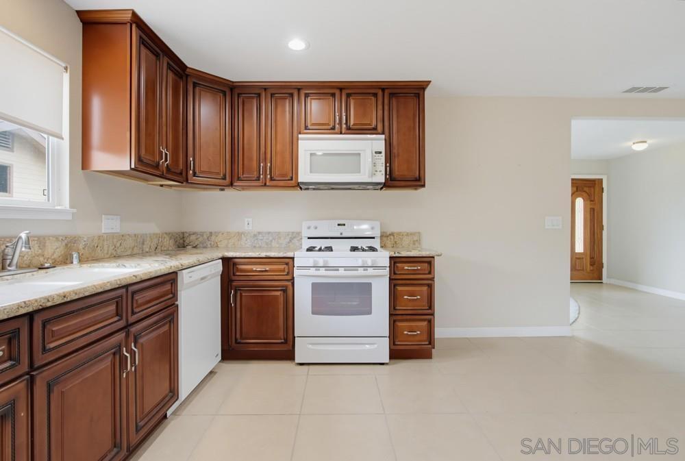 1010 Thomas Way Property Photo 27