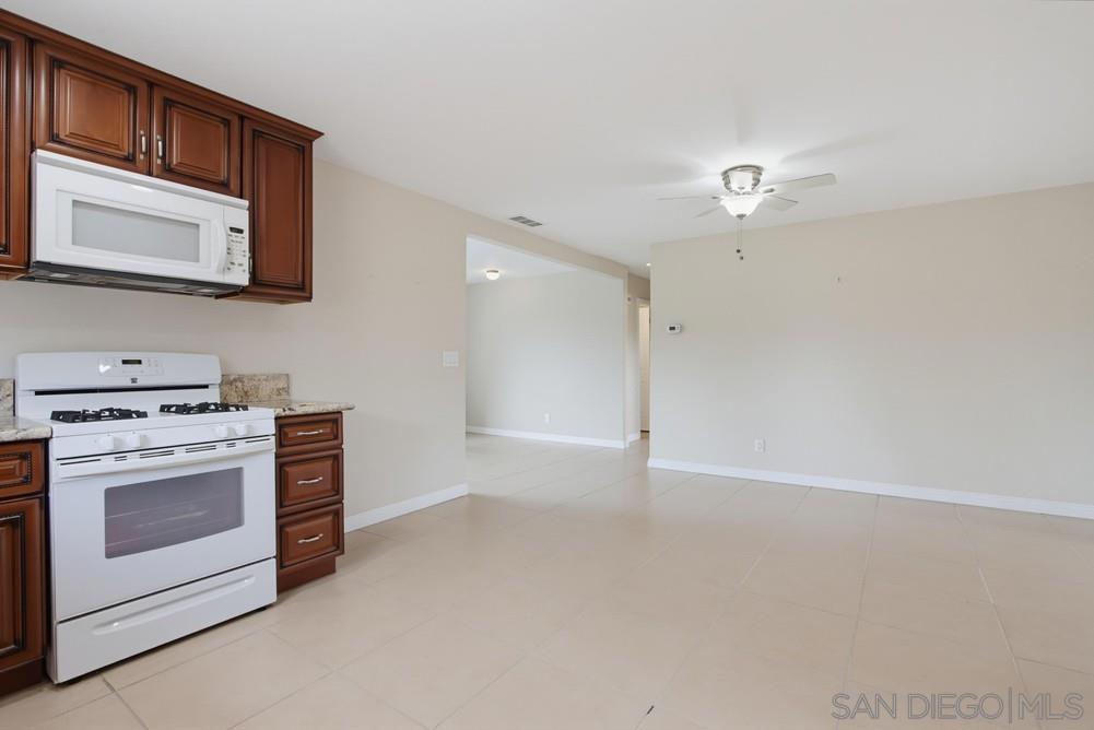 1010 Thomas Way Property Photo 28