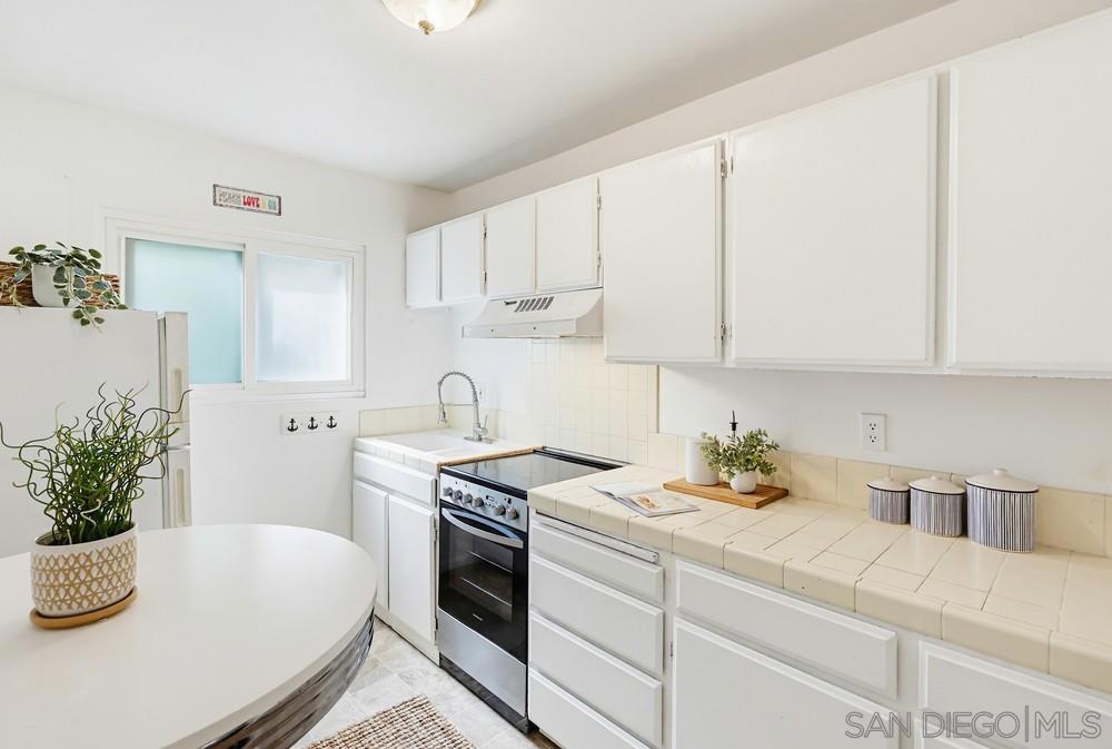 4477 Mentone St 105 Property Photo 4