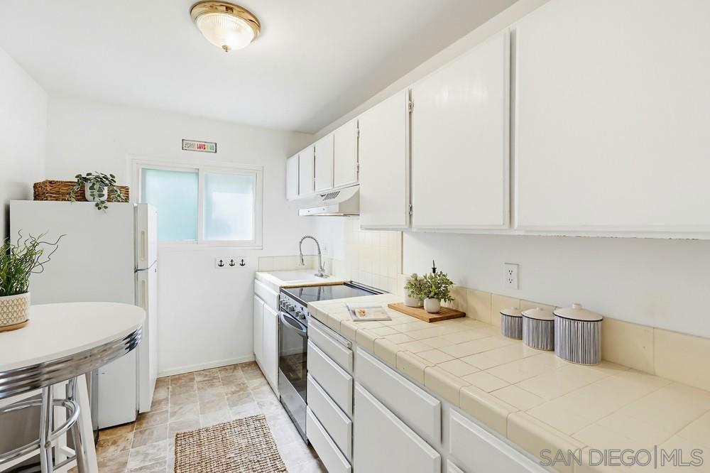 4477 Mentone St 105 Property Photo 7