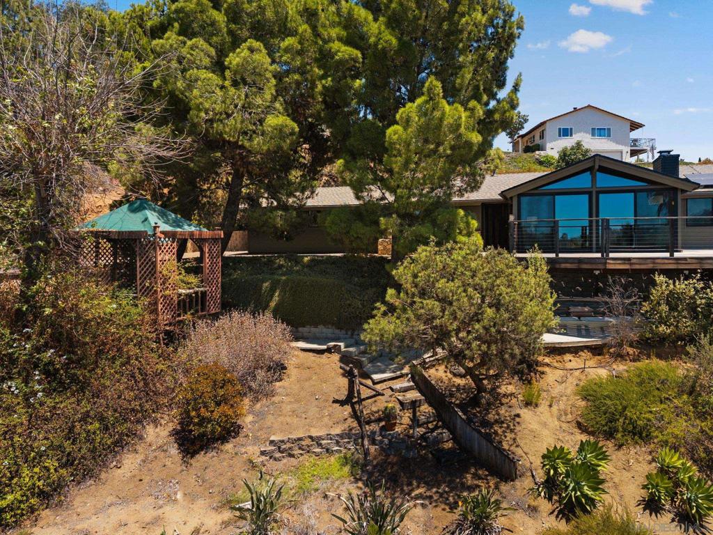 1560 Plantation Way Property Photo 34