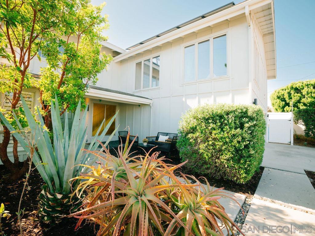 5596 Bloch St Property Photo