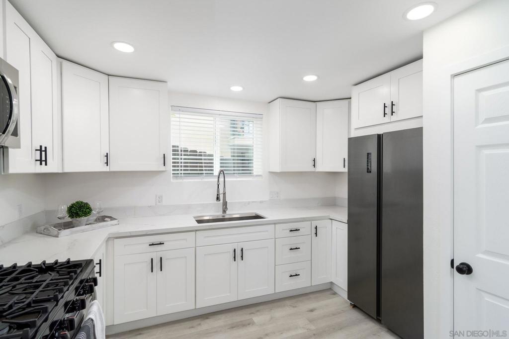260018766SD Property Photo 10