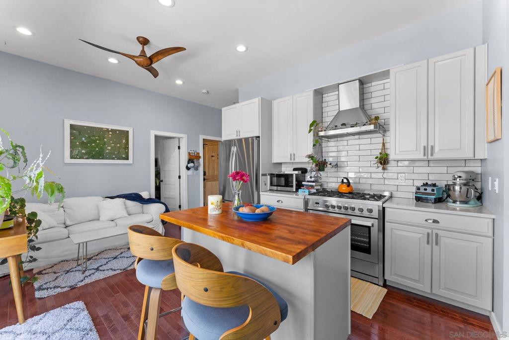 125 127 W Brookes Property Photo 11