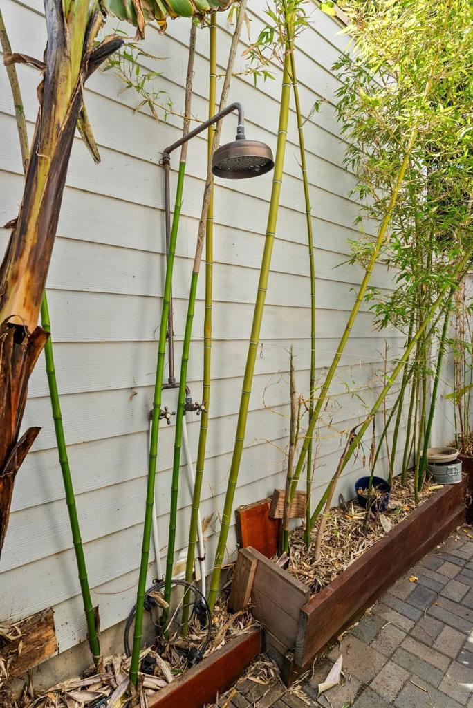 125 127 W Brookes Property Photo 23