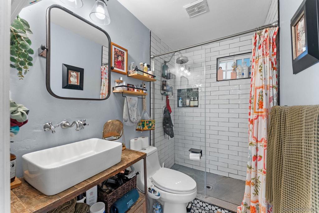 125 127 W Brookes Property Photo 27