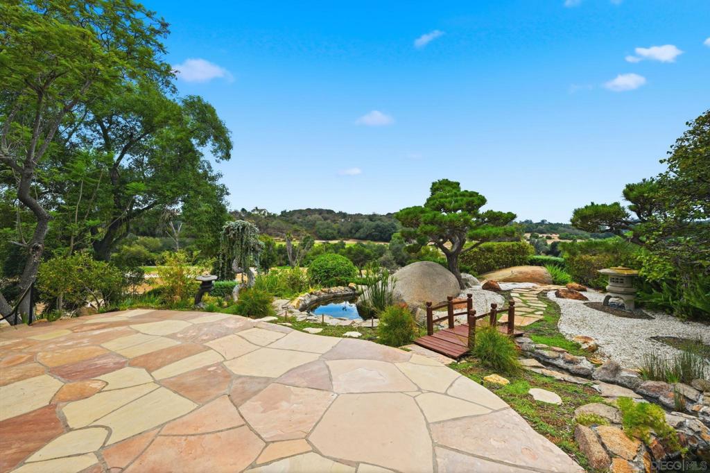 10649 Meadow Glen Way E Property Photo 3