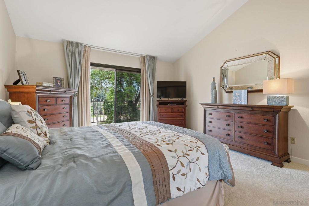 10649 Meadow Glen Way E Property Photo 26