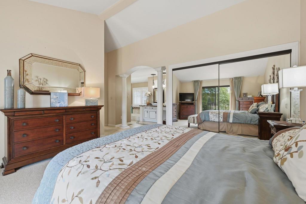 10649 Meadow Glen Way E Property Photo 27