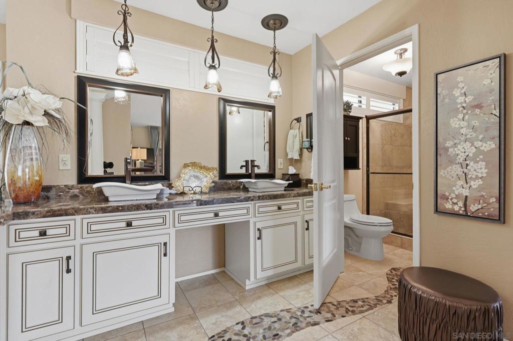 10649 Meadow Glen Way E Property Photo 30
