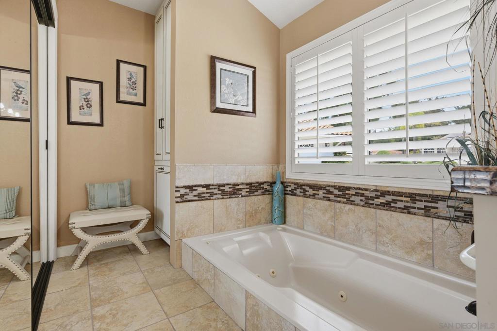 10649 Meadow Glen Way E Property Photo 32