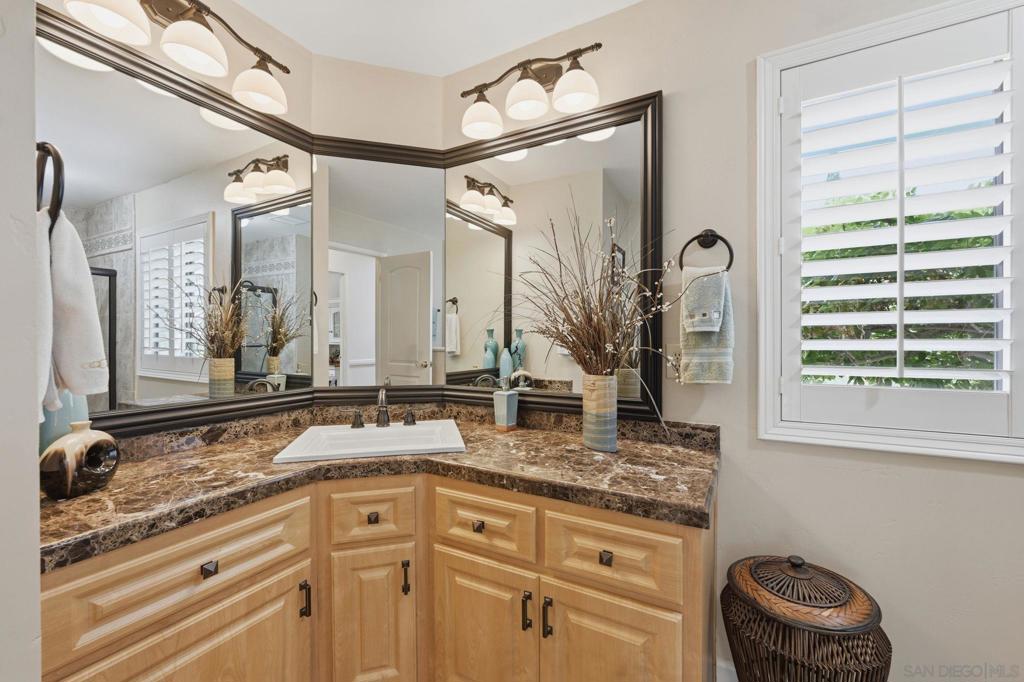 10649 Meadow Glen Way E Property Photo 36