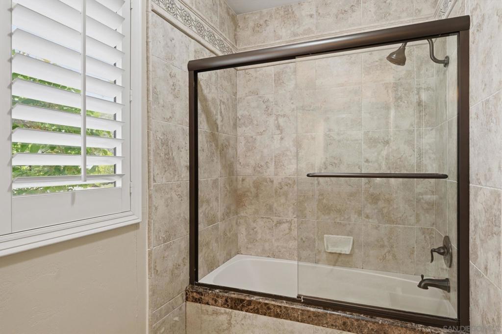 10649 Meadow Glen Way E Property Photo 37