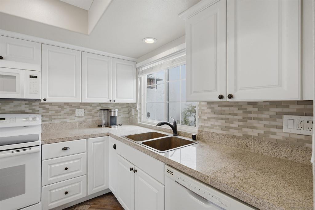 2993 Lexington Circle Property Photo 14