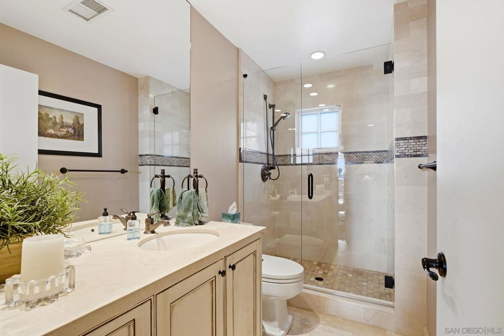 7 Green Turtle Road Property Photo 15