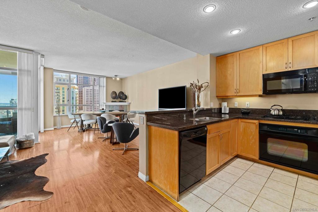 850 Beech St #1603 Property Photo 11