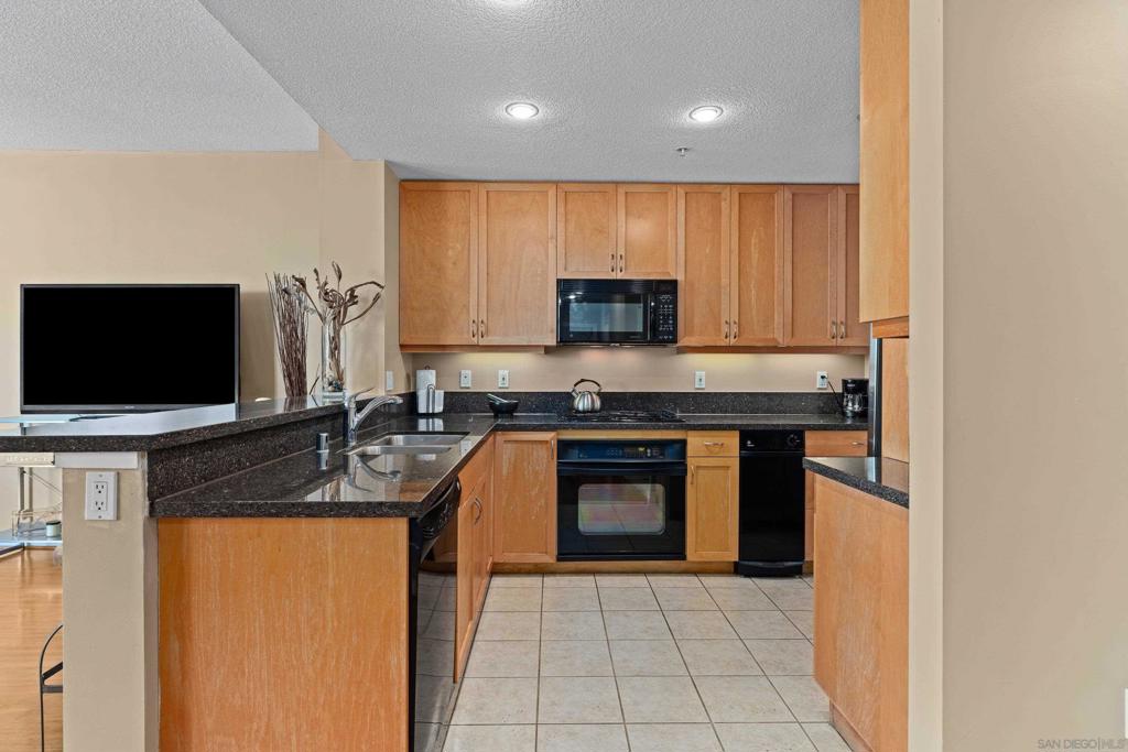 850 Beech St #1603 Property Photo 12