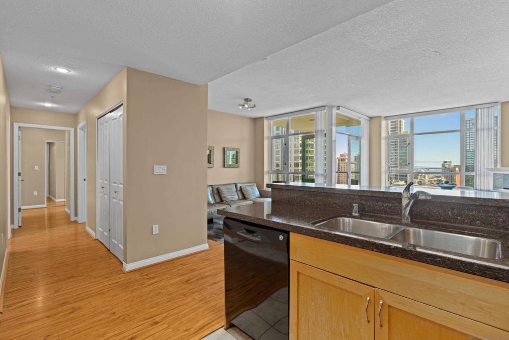 850 Beech St #1603 Property Photo 14