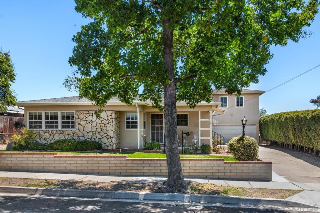 6031 Sinton Property Photo 1