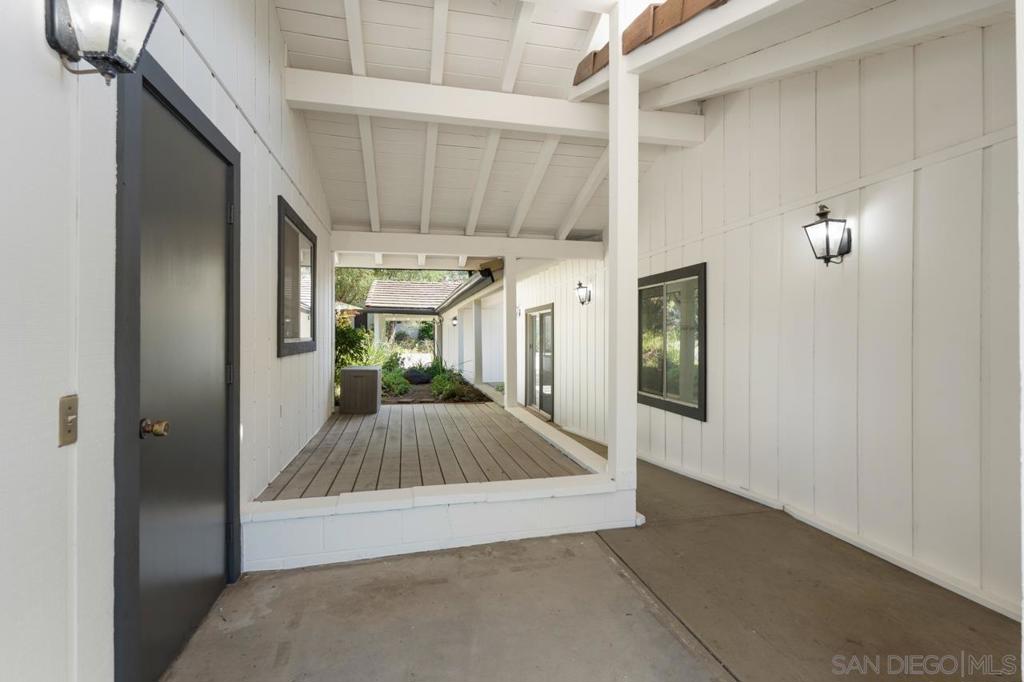 9817 Sage Hill Property Photo 4