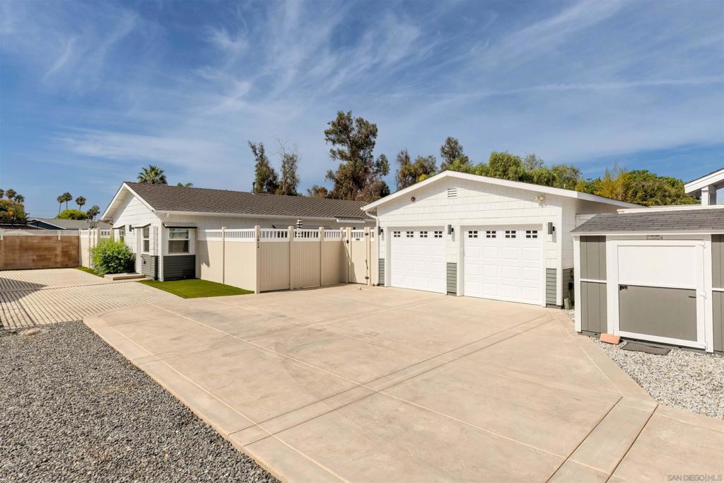 1011 13 Knowles Ave Property Photo 1