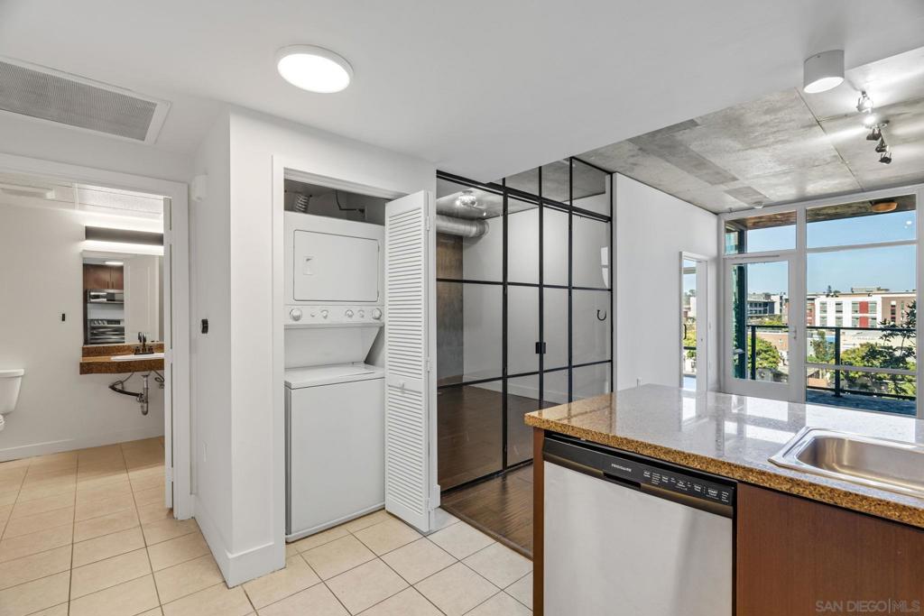 1080 Park Blvd 413 Property Photo 12