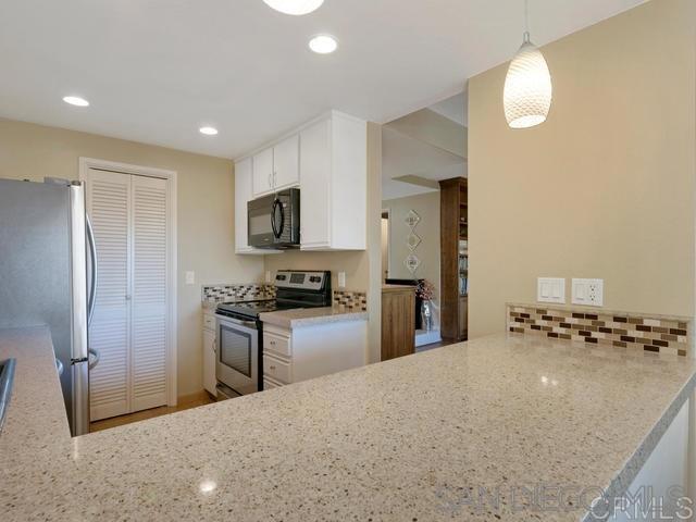 2376 Caringa Way G Property Photo 7