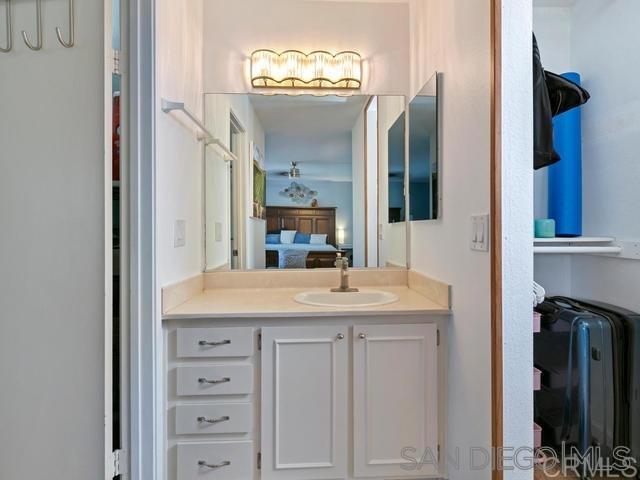 2376 Caringa Way G Property Photo 15