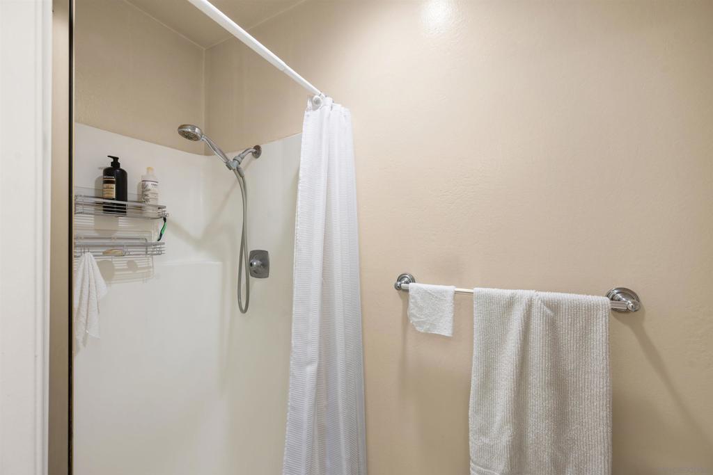 5649 Lake Park 102 Property Photo 28