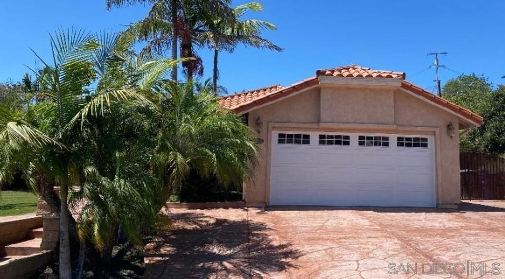387 Bay Leaf Dr Property Photo