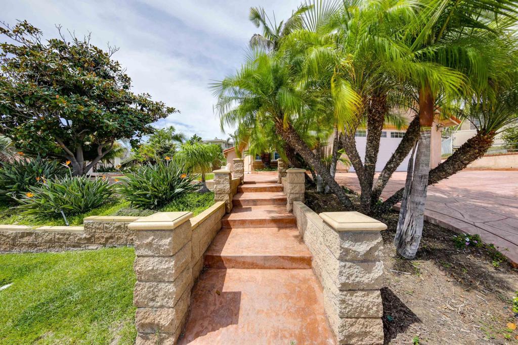 387 Bay Leaf Dr Property Photo 1