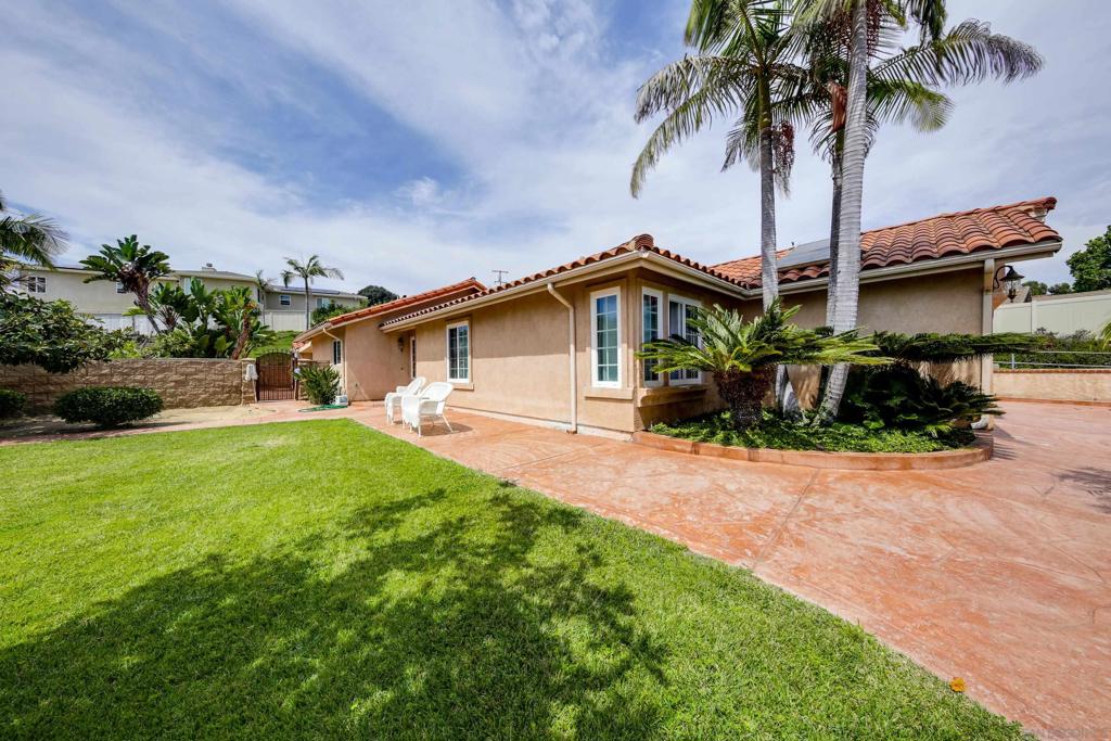 387 Bay Leaf Dr Property Photo 2