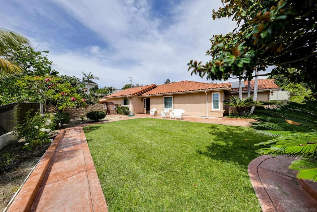 387 Bay Leaf Dr Property Photo 3