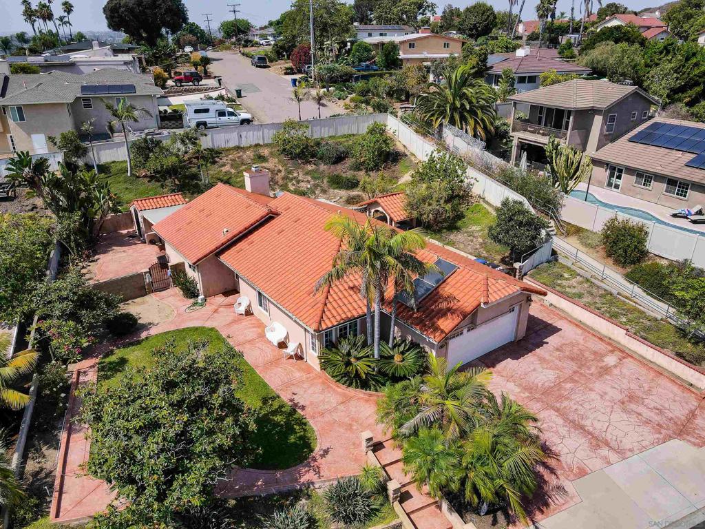 387 Bay Leaf Dr Property Photo 8