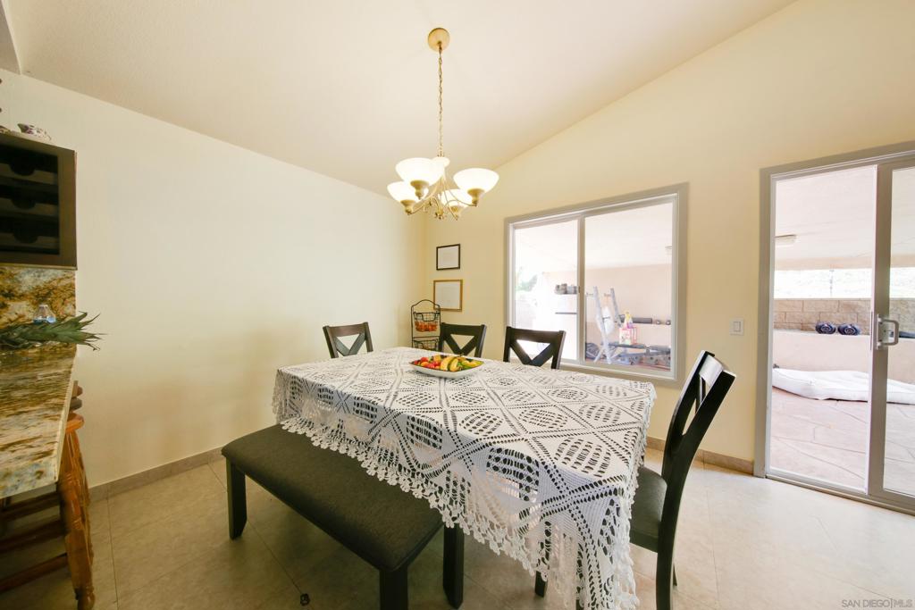 387 Bay Leaf Dr Property Photo 16