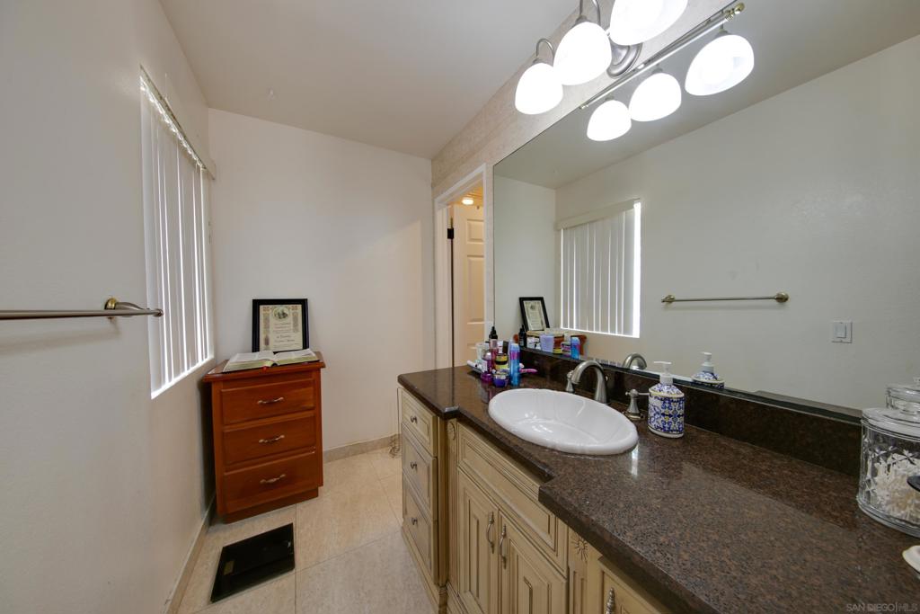 387 Bay Leaf Dr Property Photo 25