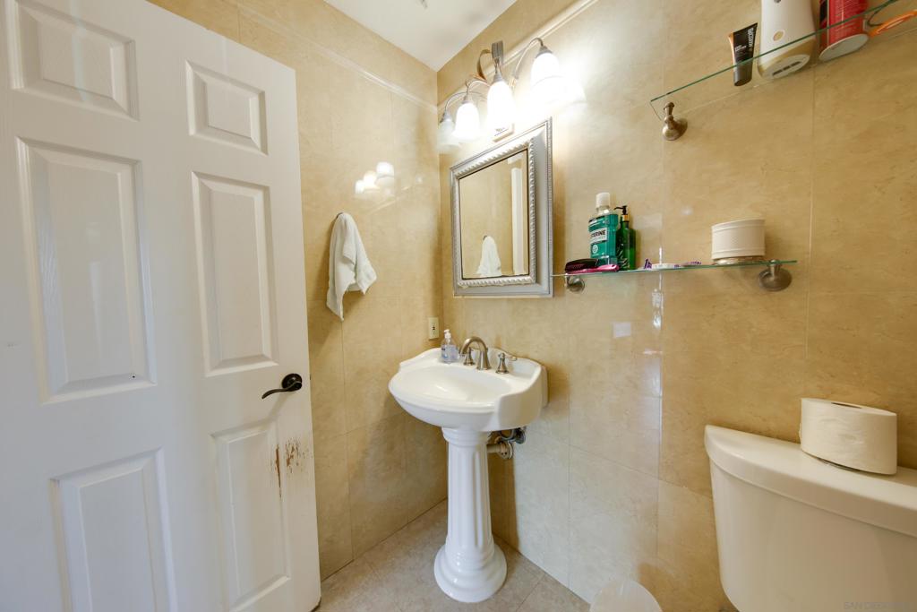 387 Bay Leaf Dr Property Photo 31