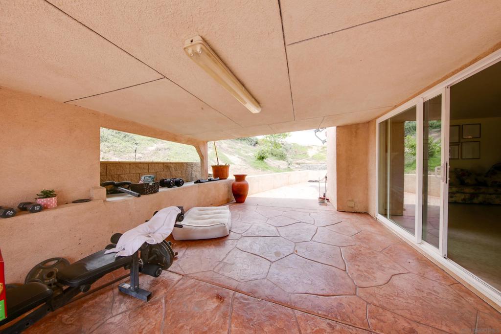 387 Bay Leaf Dr Property Photo 40