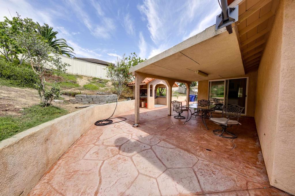 387 Bay Leaf Dr Property Photo 41
