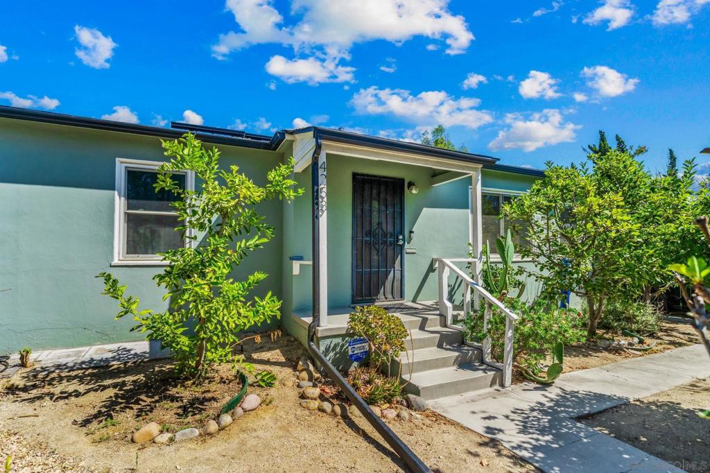4253 Poplar Property Photo 1