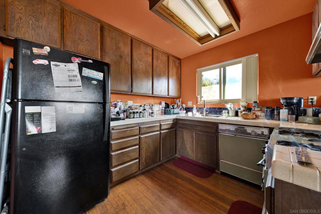 1659 Portola Ave Property Photo 10