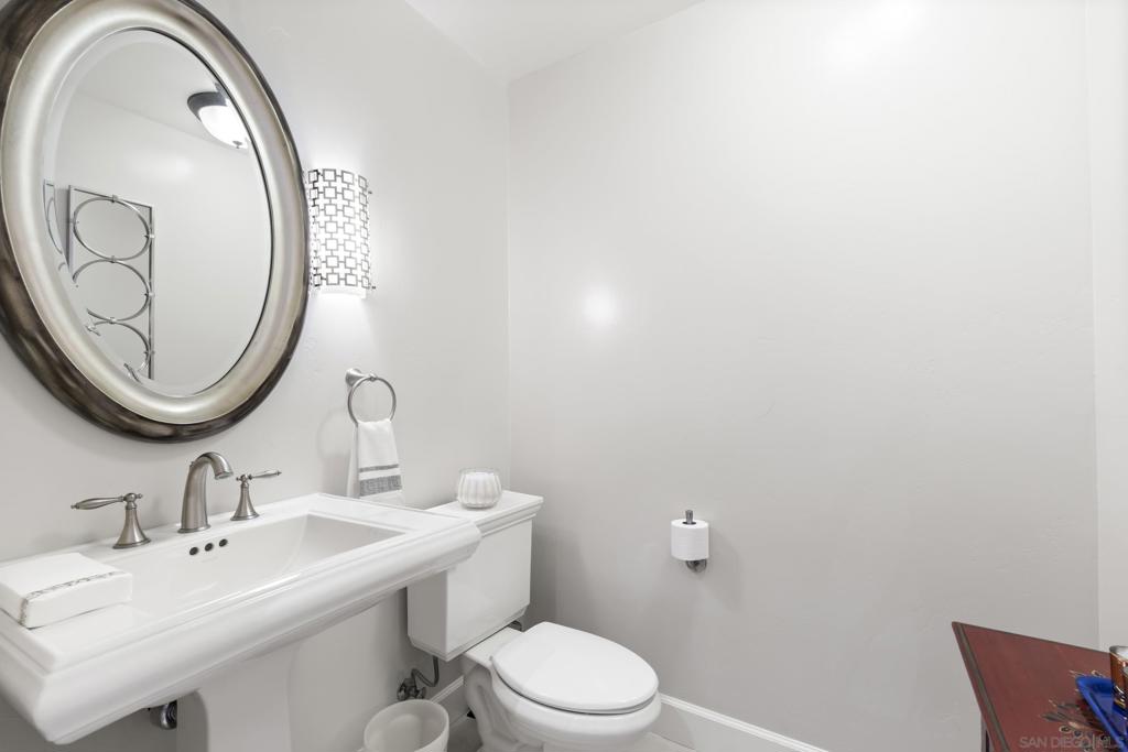 1010 Genter St 302 Property Photo 26