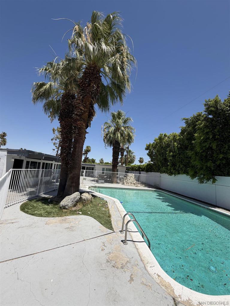 1733 E Amado Property Photo 7