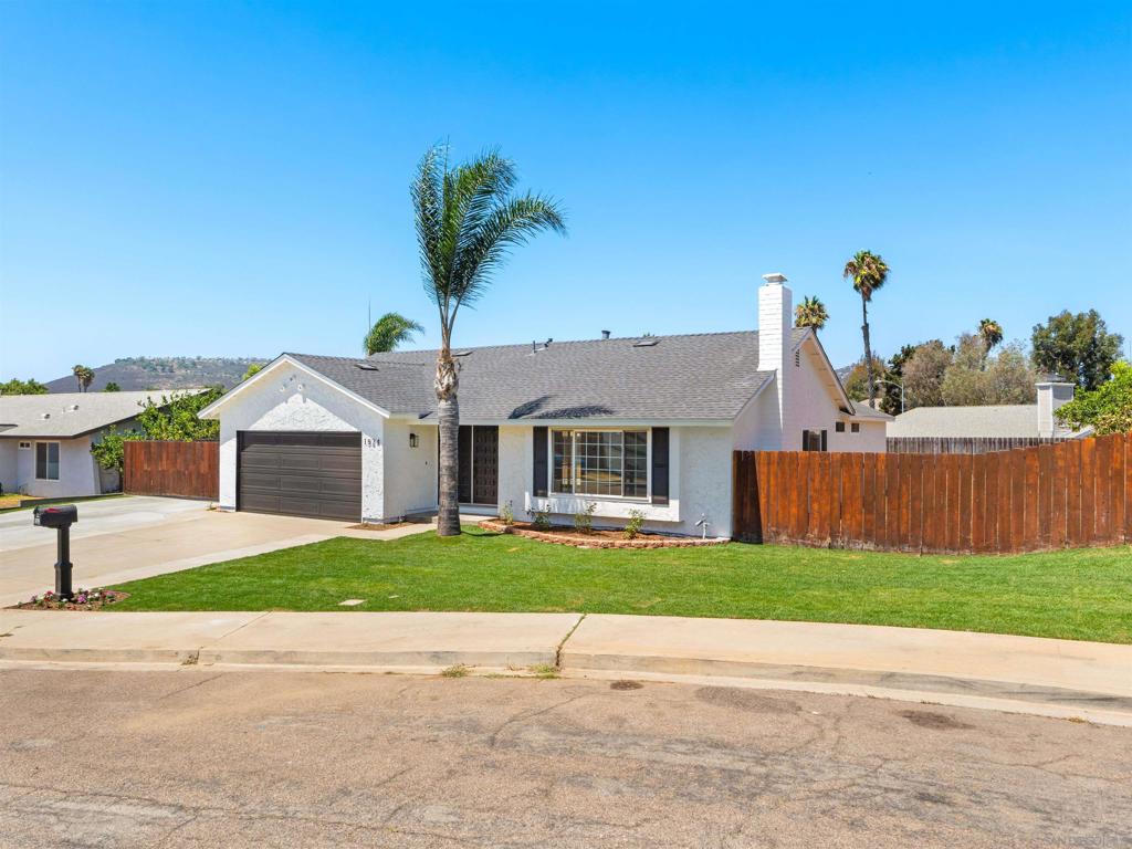1524 Shadow Hills Dr Property Photo 1