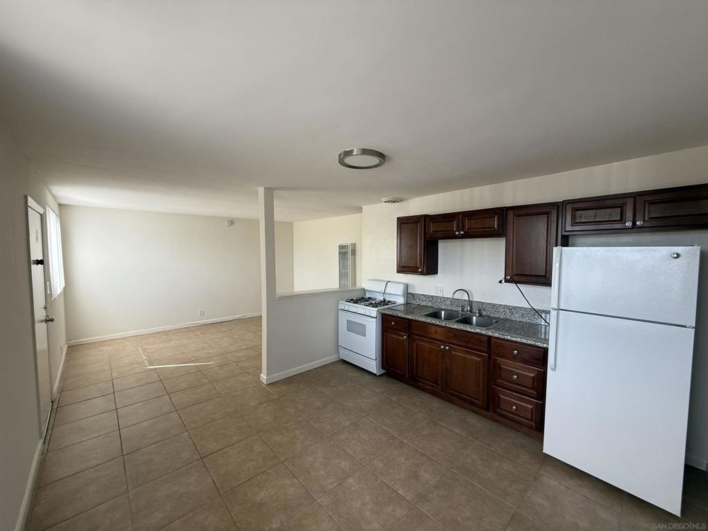 260018923SD Property Photo 4