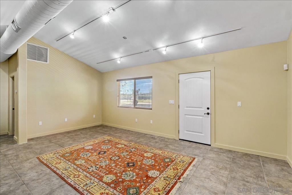 5461 Rainbow Creek Property Photo 5