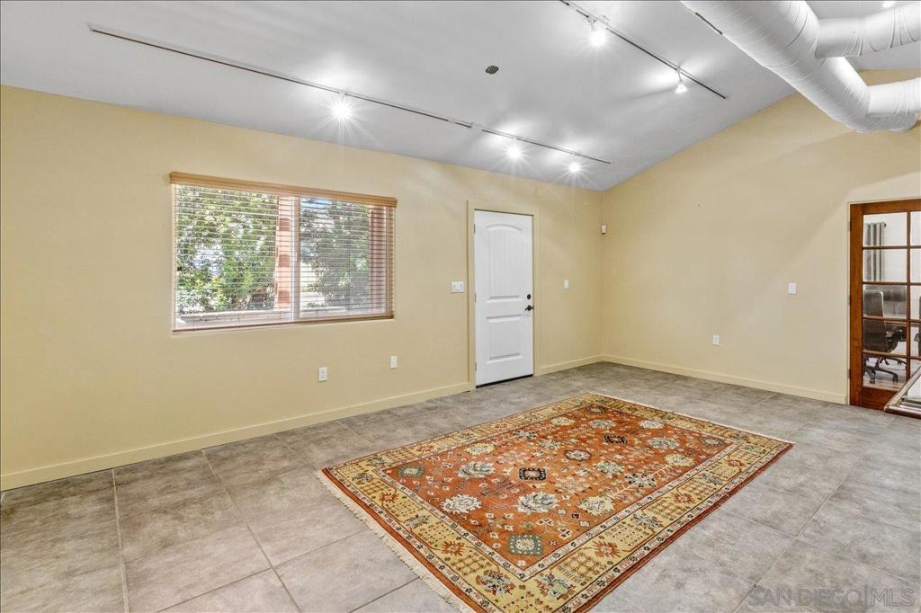 5461 Rainbow Creek Property Photo 6